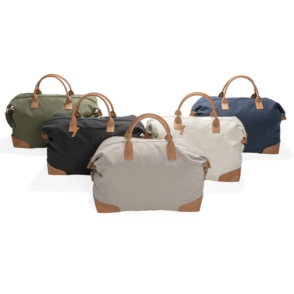 Bolsa fin de semana reciclada con asa y detalles marrones